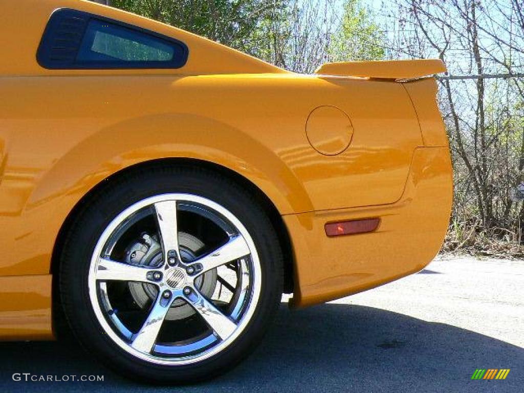 2007 Mustang Saleen S281 Supercharged Coupe - Grabber Orange / Black Leather photo #56