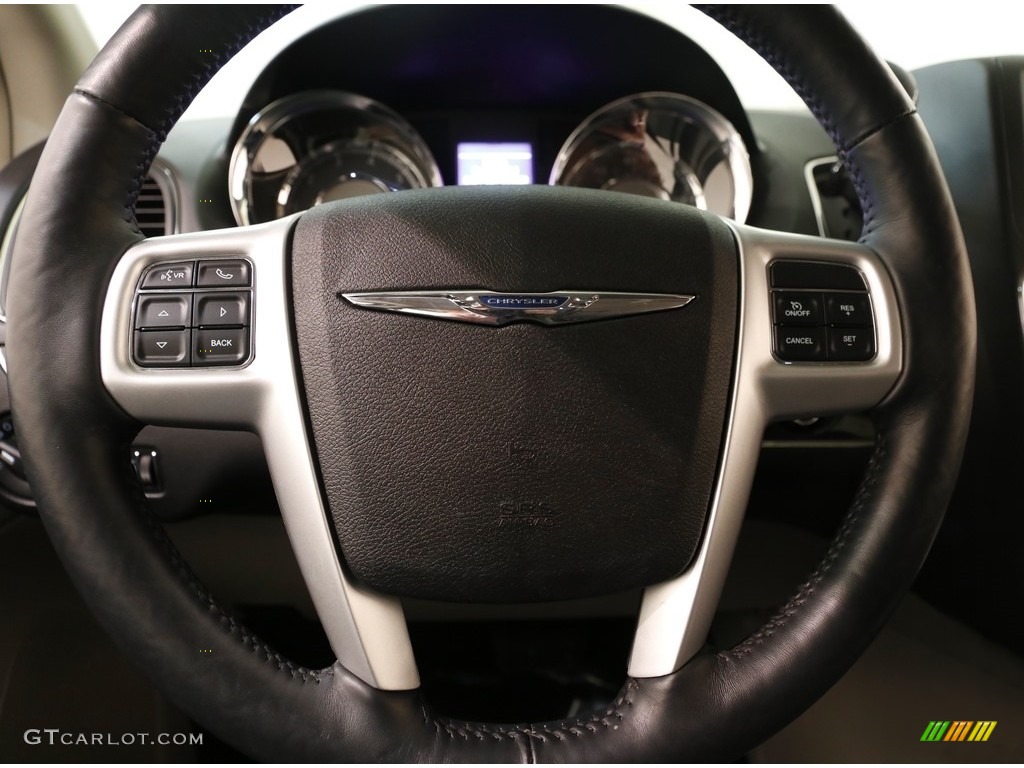 2016 Town & Country Touring - Brilliant Black Crystal Pearl / Black/Light Graystone photo #6