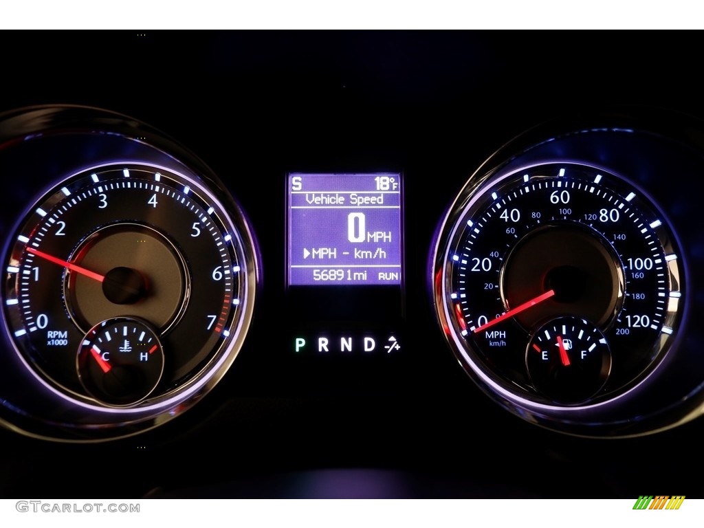 2016 Town & Country Touring - Brilliant Black Crystal Pearl / Black/Light Graystone photo #7