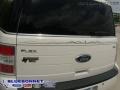 2009 White Suede Clearcoat Ford Flex SEL  photo #5