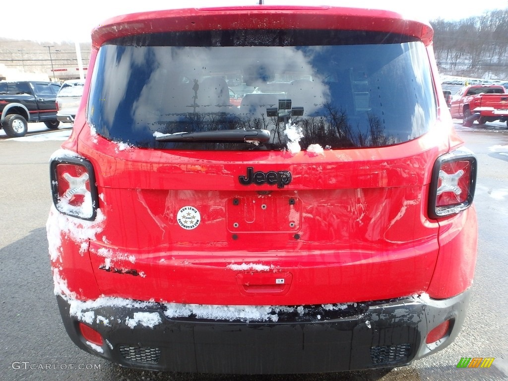 2018 Renegade Latitude 4x4 - Colorado Red / Black photo #4