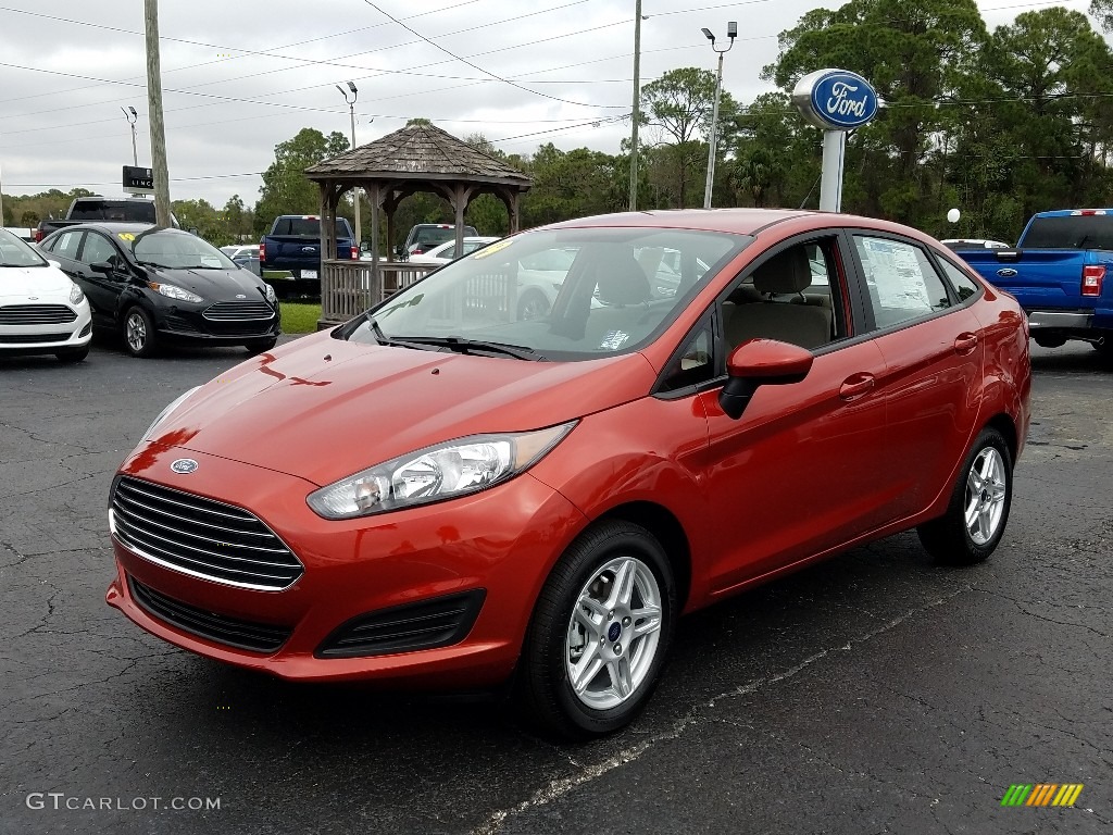 2019 Fiesta SE Sedan - Hot Pepper Red / Medium Light Stone photo #1