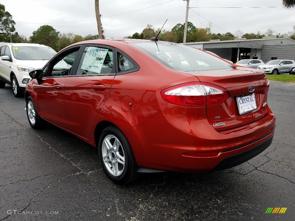 2019 Fiesta SE Sedan - Hot Pepper Red / Medium Light Stone photo #3