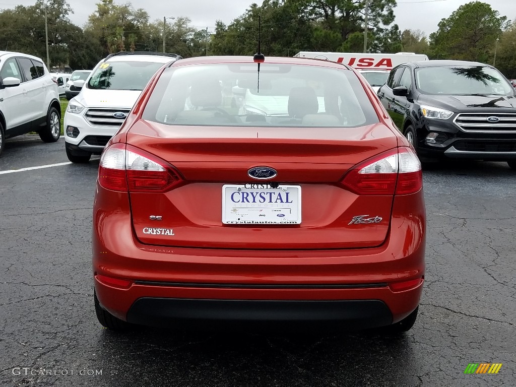 2019 Fiesta SE Sedan - Hot Pepper Red / Medium Light Stone photo #4