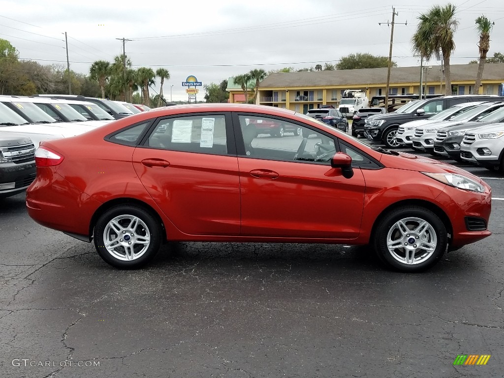 2019 Fiesta SE Sedan - Hot Pepper Red / Medium Light Stone photo #6