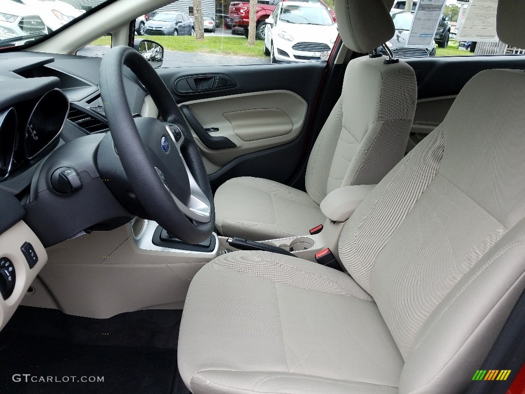 2019 Fiesta SE Sedan - Hot Pepper Red / Medium Light Stone photo #9