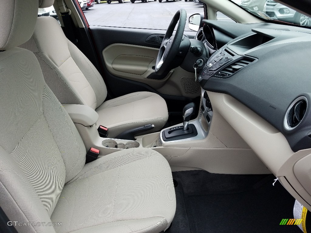 2019 Fiesta SE Sedan - Hot Pepper Red / Medium Light Stone photo #12
