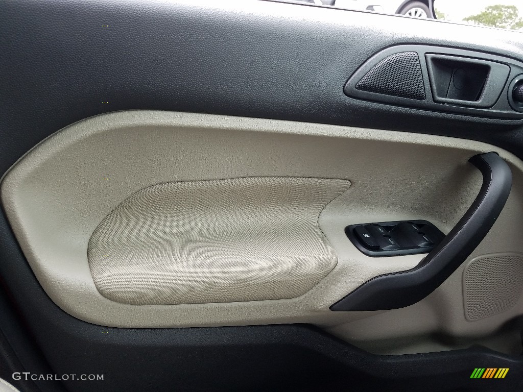 2019 Fiesta SE Sedan - Hot Pepper Red / Medium Light Stone photo #17
