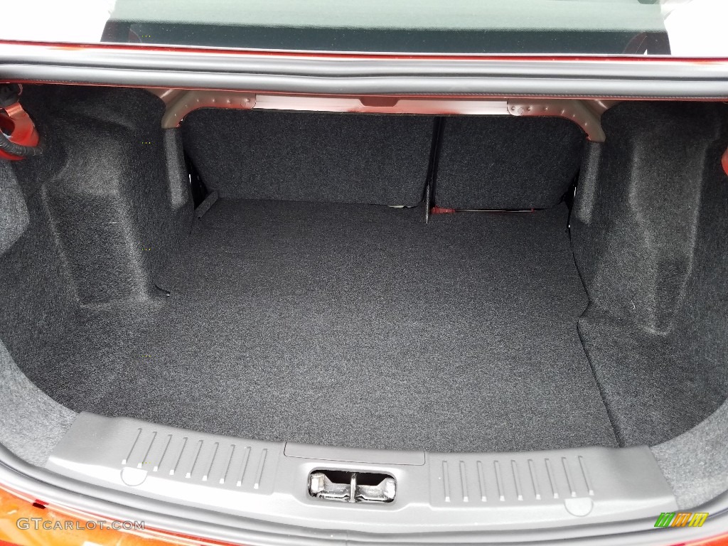 2019 Fiesta SE Sedan - Hot Pepper Red / Medium Light Stone photo #19