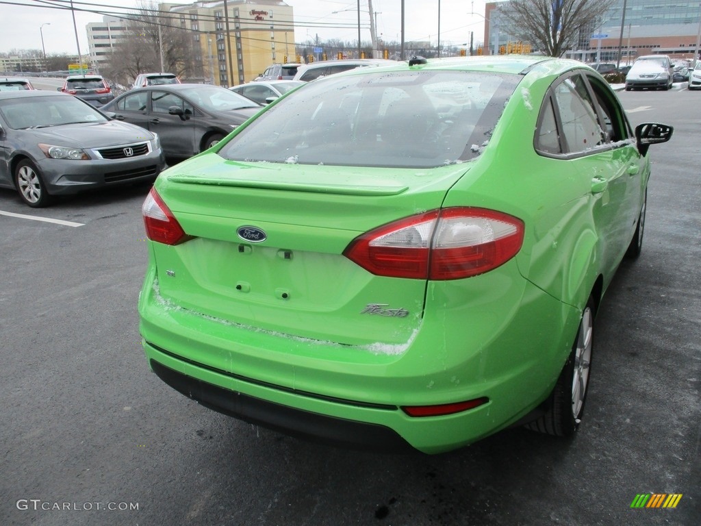 2014 Fiesta SE Sedan - Green Envy / Charcoal Black photo #5