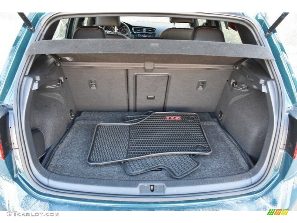 2018 Volkswagen Golf GTI SE Trunk Photos