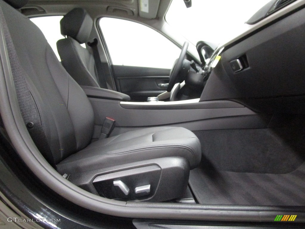 2018 3 Series 320i xDrive Sedan - Black Sapphire Metallic / Black photo #14