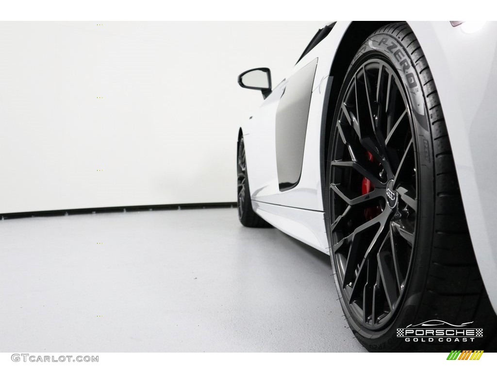 2017 R8 V10 - Ibis White / Black/Express Red Stitching photo #5