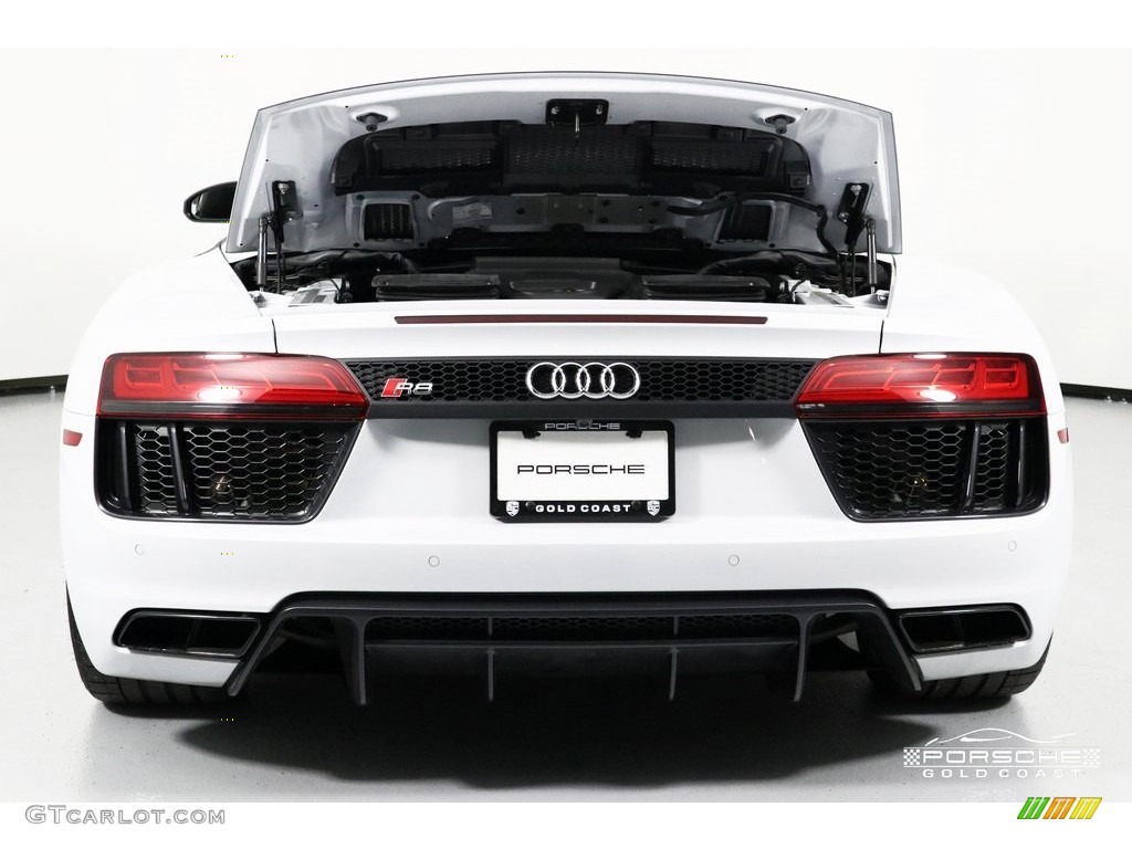 2017 R8 V10 - Ibis White / Black/Express Red Stitching photo #7