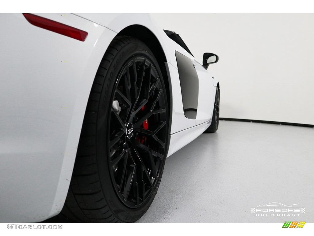 2017 R8 V10 - Ibis White / Black/Express Red Stitching photo #10