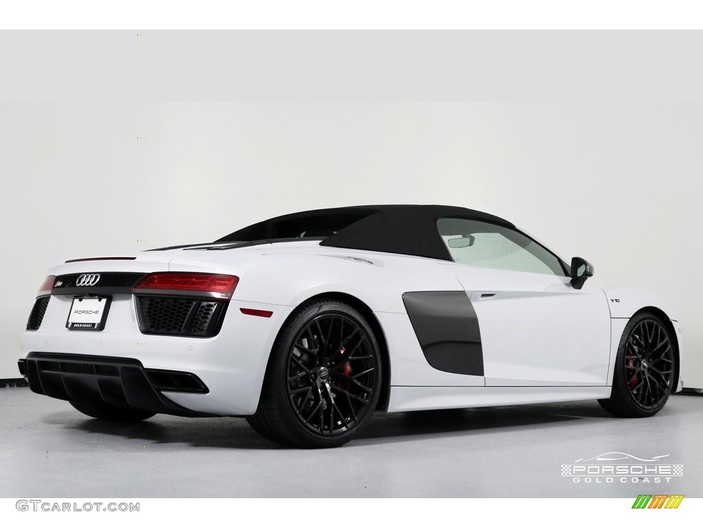 2017 R8 V10 - Ibis White / Black/Express Red Stitching photo #29