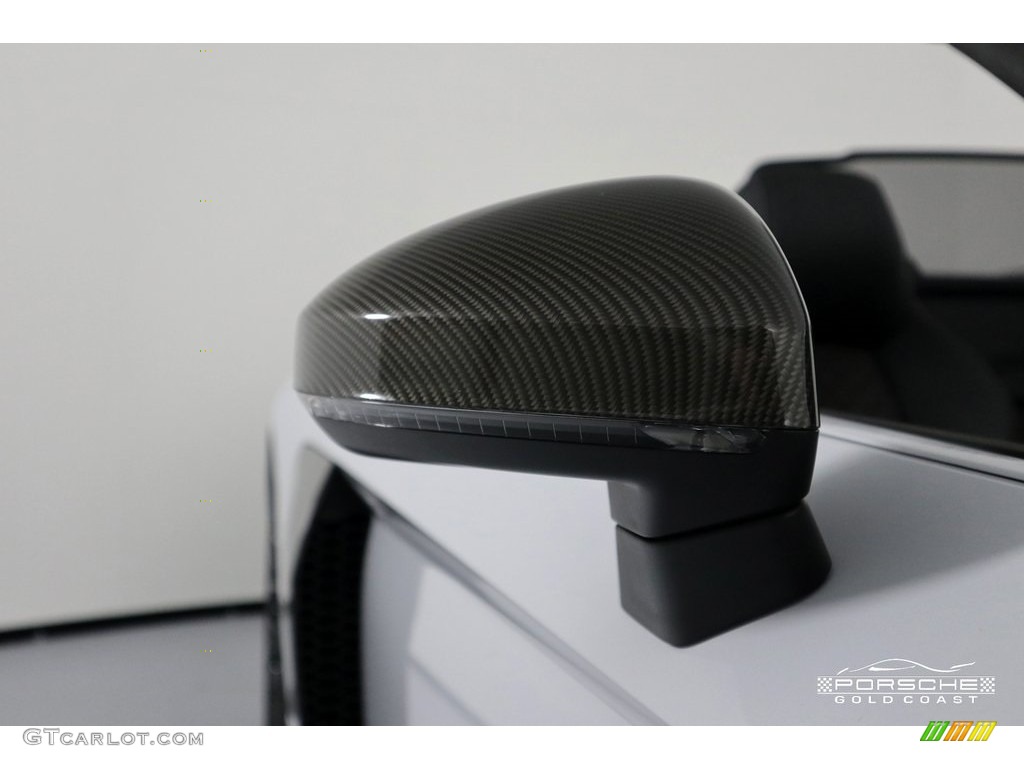 2017 R8 V10 - Ibis White / Black/Express Red Stitching photo #34