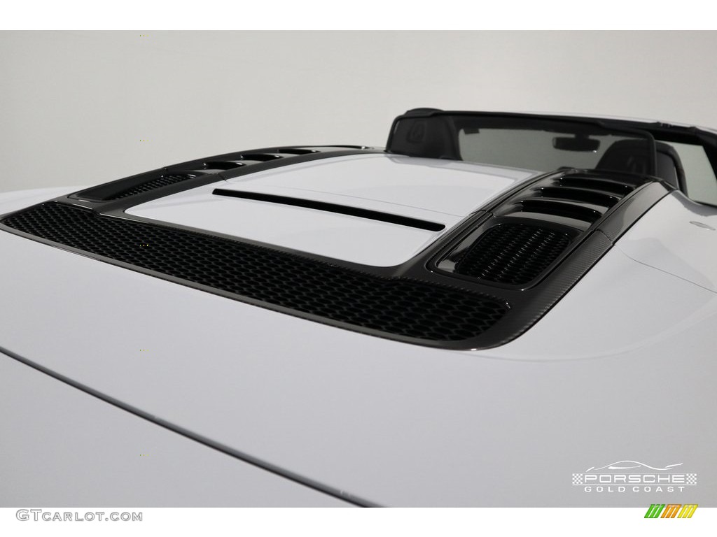 2017 R8 V10 - Ibis White / Black/Express Red Stitching photo #36