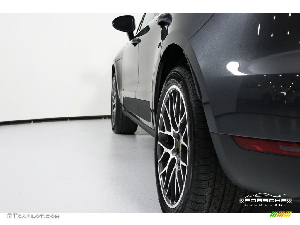 2018 Macan Sport Edition - Volcano Grey Metallic / Black/Luxor Beige photo #5