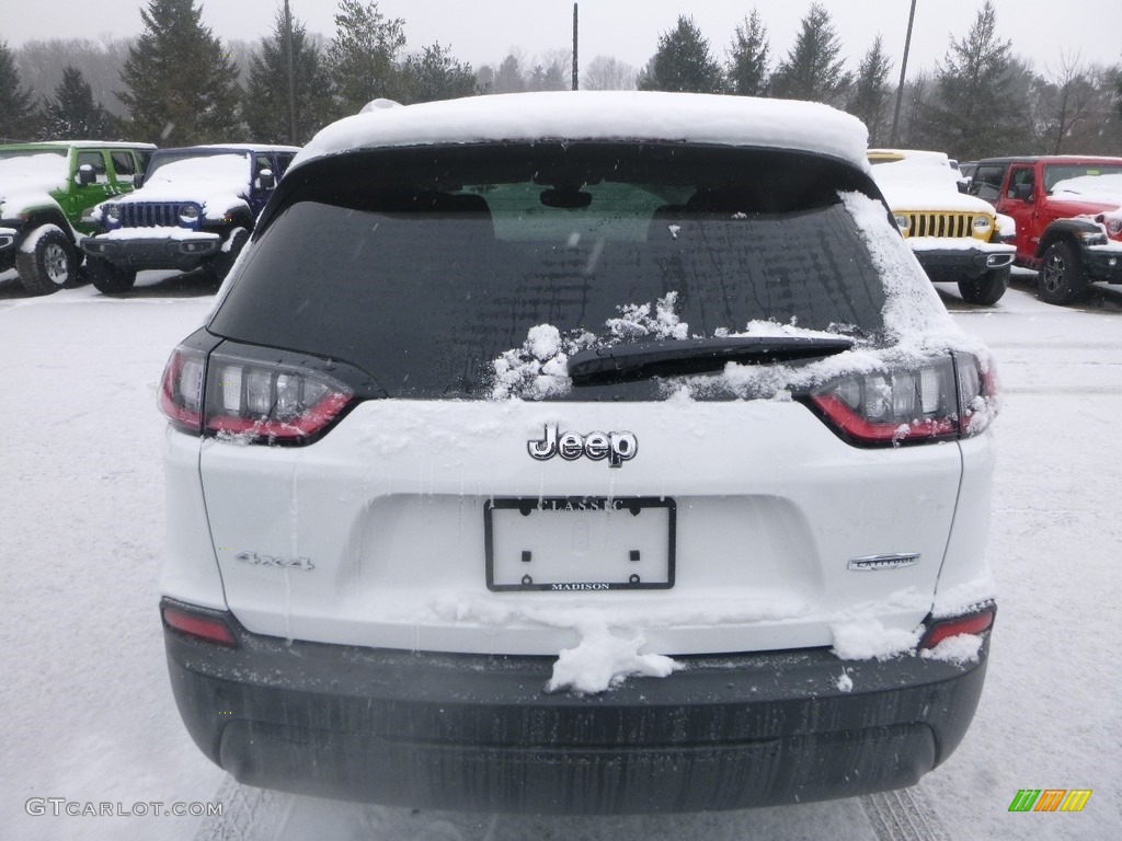 2019 Cherokee Latitude Plus 4x4 - Bright White / Black photo #4