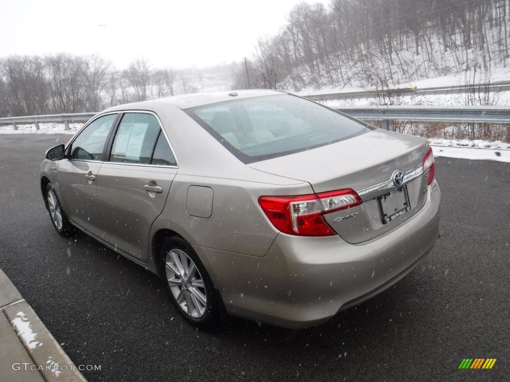 2014 Camry Hybrid XLE - Creme Brulee Metallic / Ivory photo #7