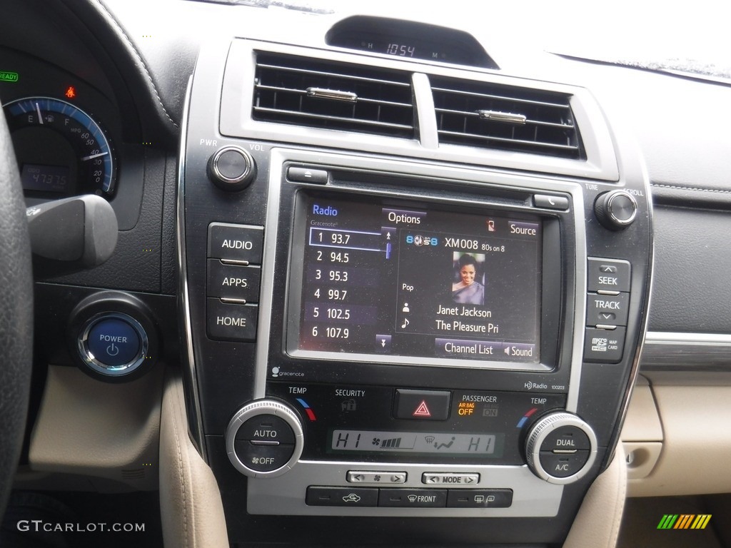 2014 Camry Hybrid XLE - Creme Brulee Metallic / Ivory photo #17
