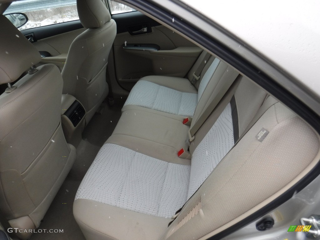 2014 Camry Hybrid XLE - Creme Brulee Metallic / Ivory photo #23