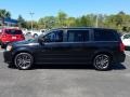 2017 Black Onyx Dodge Grand Caravan SXT  photo #2