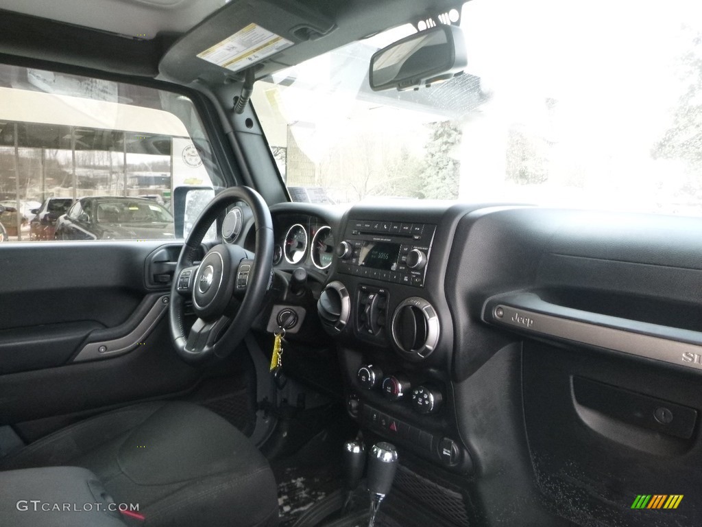 2015 Wrangler Unlimited Sport 4x4 - Anvil / Black photo #12