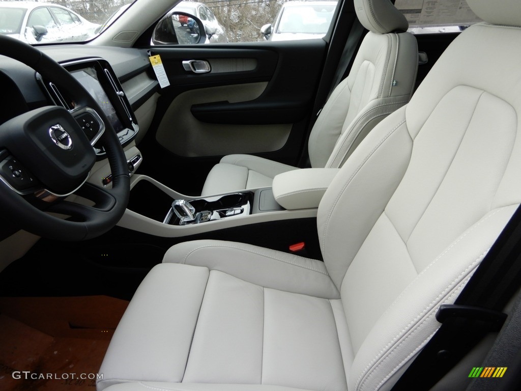 Blond Interior 2019 Volvo XC40 T5 Inscription AWD Photo #132246323
