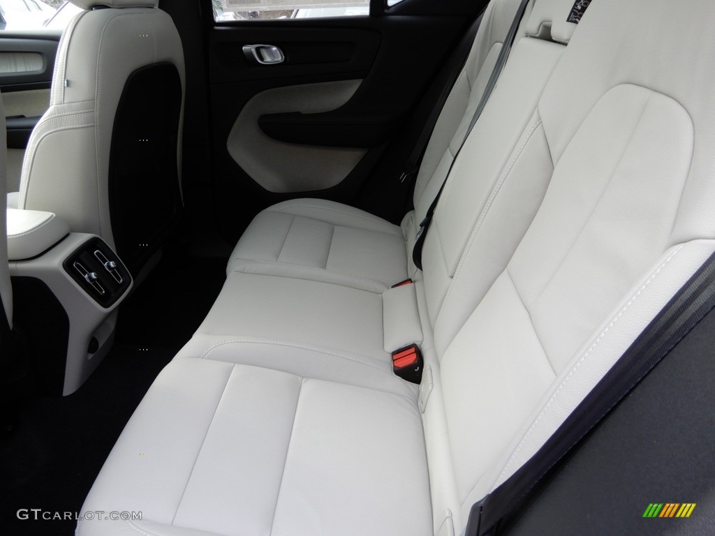 Blond Interior 2019 Volvo XC40 T5 Inscription AWD Photo #132246341
