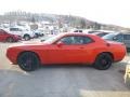 Go Mango - Challenger SXT AWD Photo No. 3