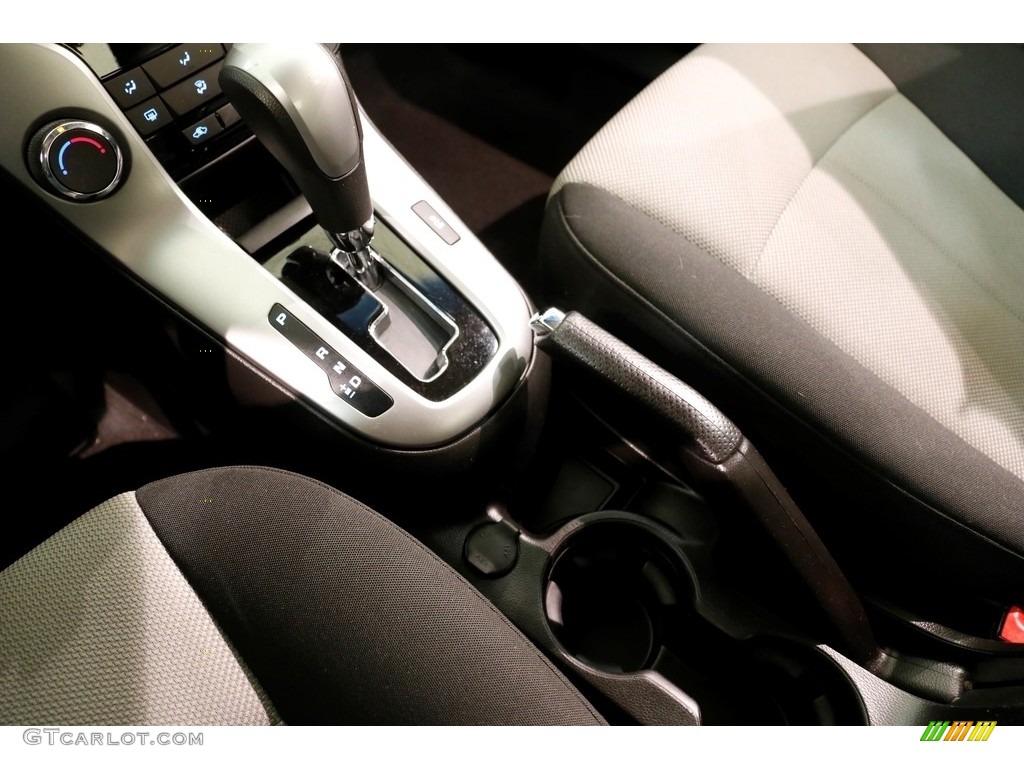 2011 Cruze LS - Ice Blue Metallic / Jet Black/Medium Titanium photo #12
