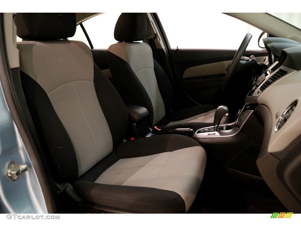 2011 Cruze LS - Ice Blue Metallic / Jet Black/Medium Titanium photo #13