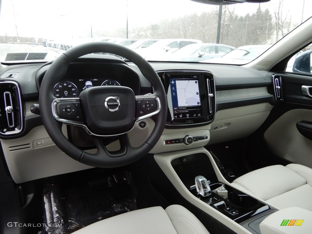2019 XC40 T5 Inscription AWD - Denim Blue Metallic / Blond photo #13