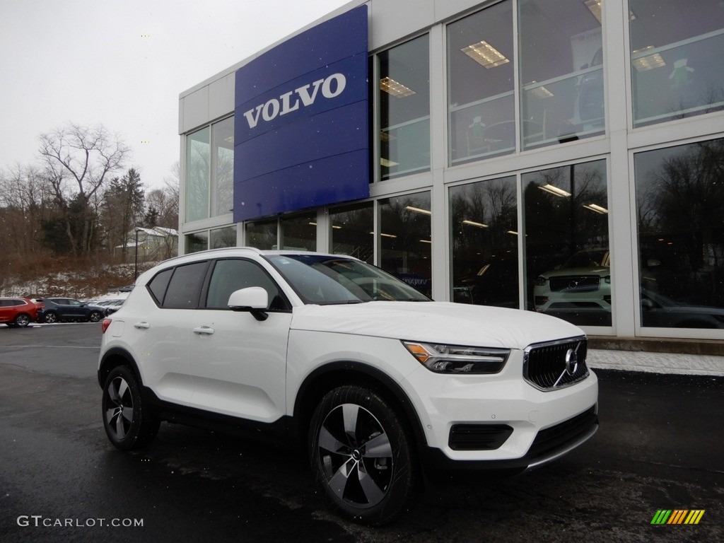 Ice White 2019 Volvo XC40 T5 Momentum AWD Exterior Photo #132259835