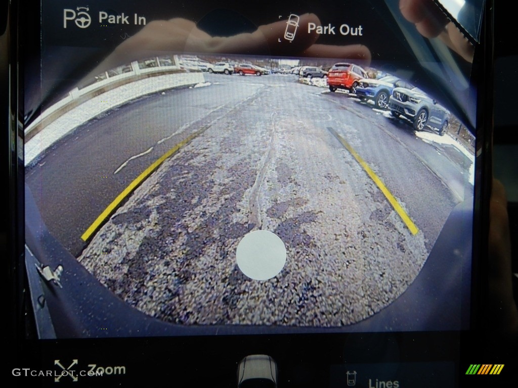2019 Volvo XC40 T5 Momentum AWD Controls Photo #132260423