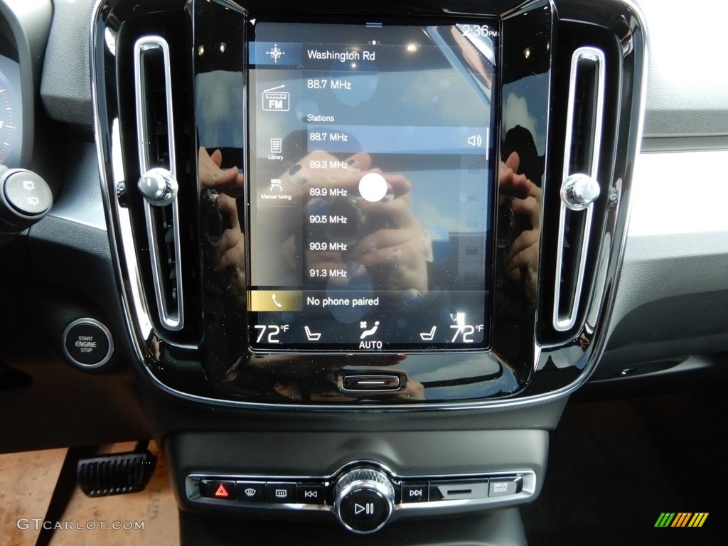 2019 Volvo XC40 T5 Momentum AWD Controls Photo #132260444