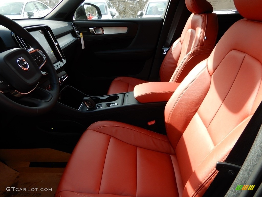 2019 Volvo XC40 T5 Momentum AWD Front Seat Photo #132260616