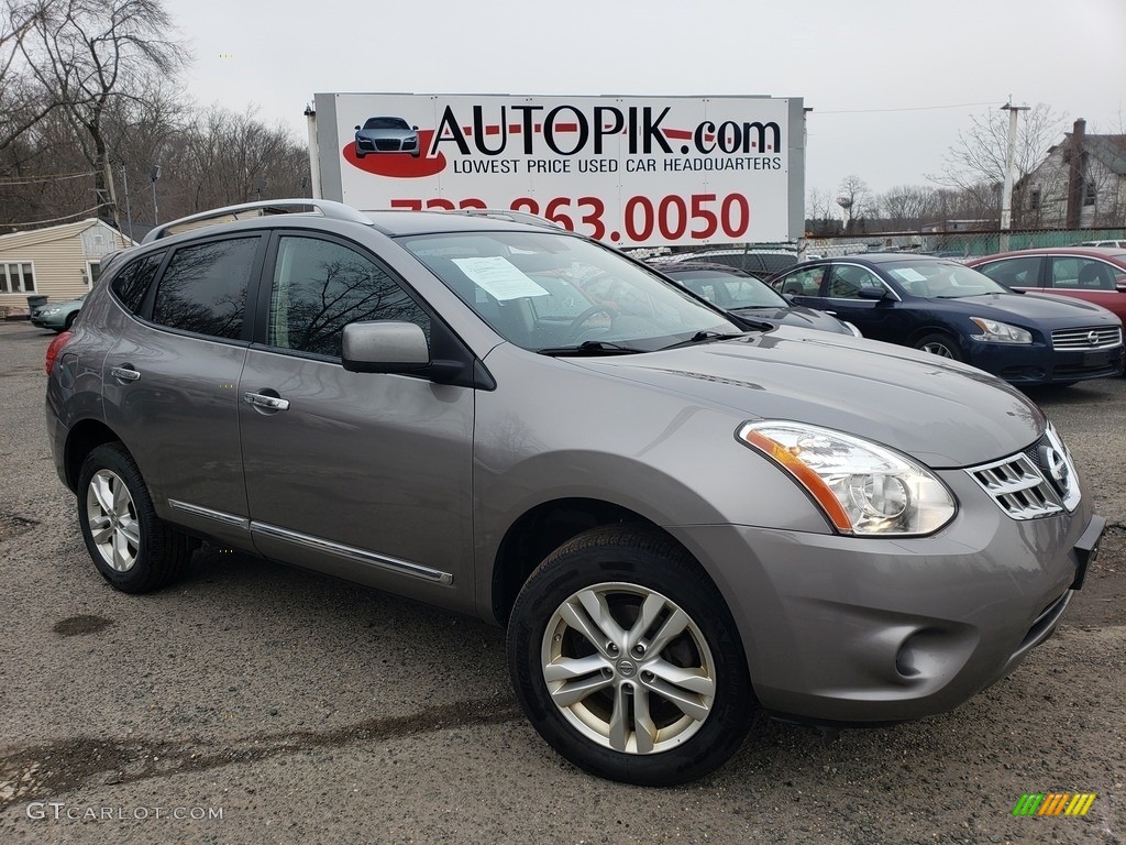 Frosted Steel Nissan Rogue