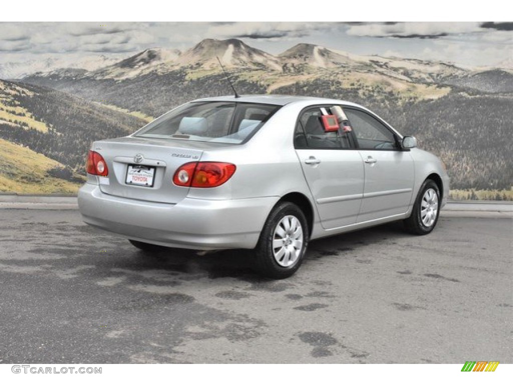 2004 Corolla LE - Lunar Mist Silver Metallic / Light Gray photo #3