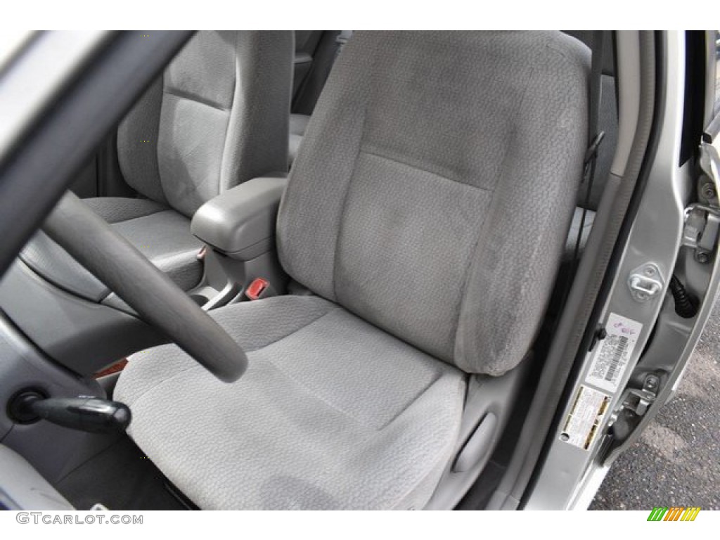 2004 Corolla LE - Lunar Mist Silver Metallic / Light Gray photo #12
