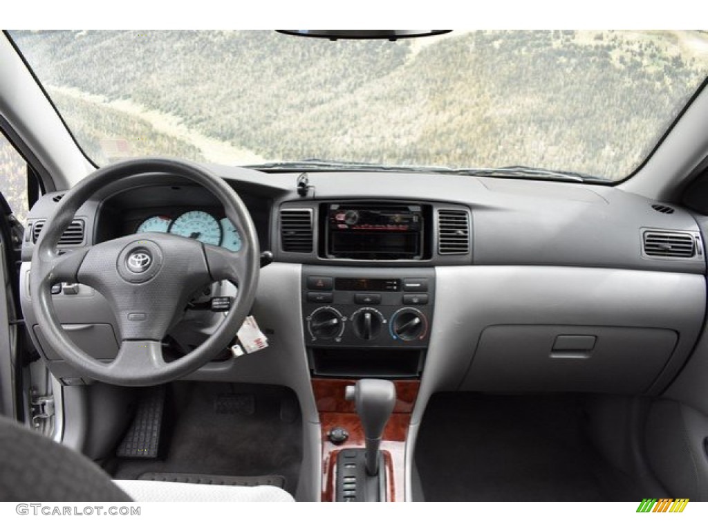 2004 Corolla LE - Lunar Mist Silver Metallic / Light Gray photo #13