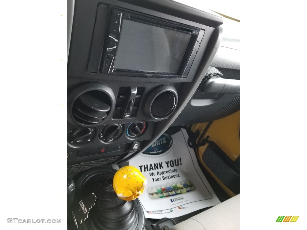 2009 Wrangler Unlimited X 4x4 - Detonator Yellow / Dark Slate Gray/Medium Slate Gray photo #11