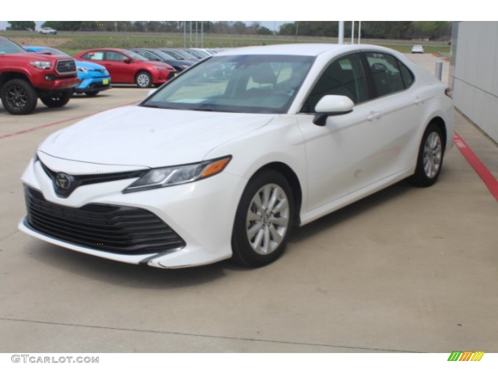 2018 Camry LE - Super White / Black photo #4