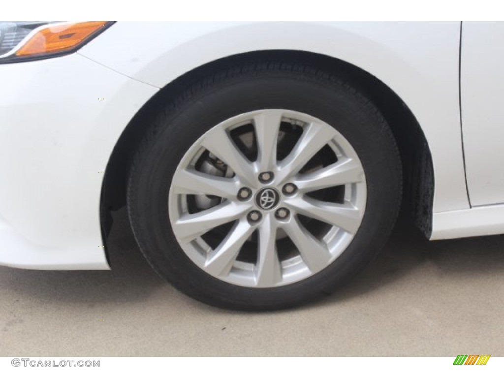 2018 Camry LE - Super White / Black photo #5