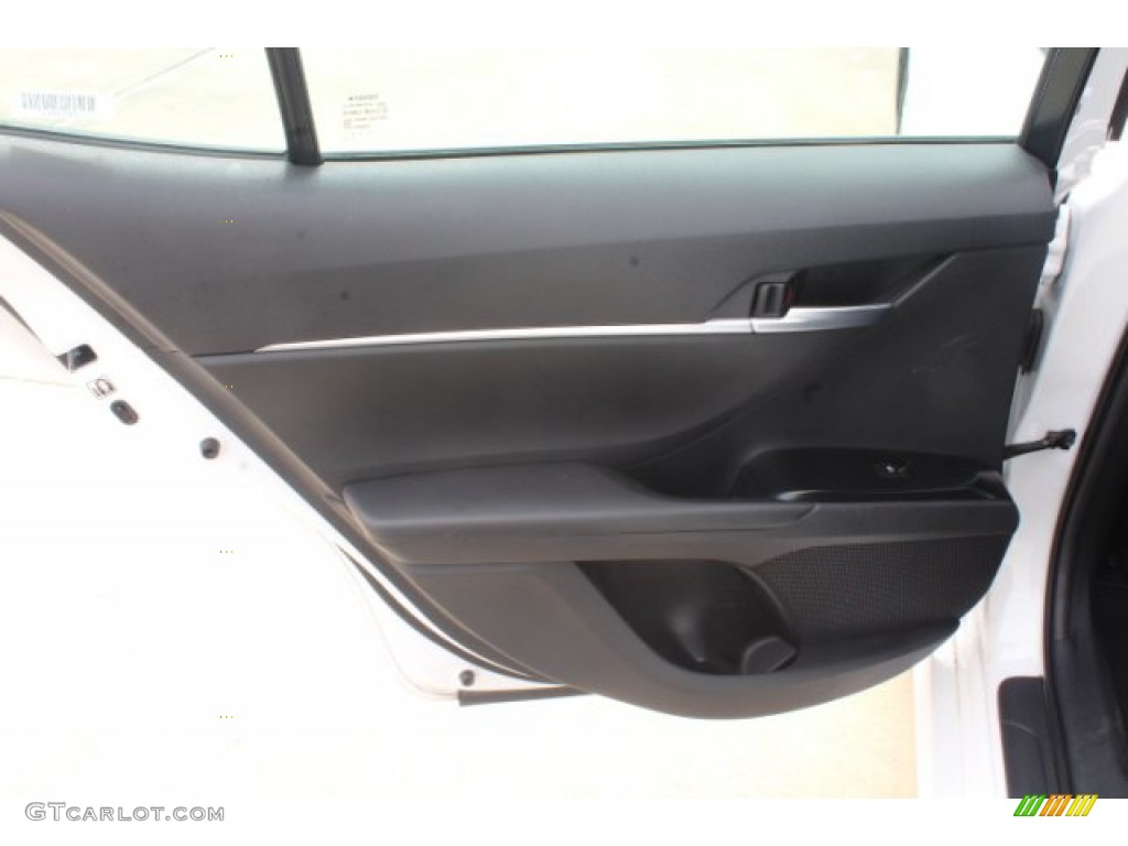 2018 Camry LE - Super White / Black photo #17