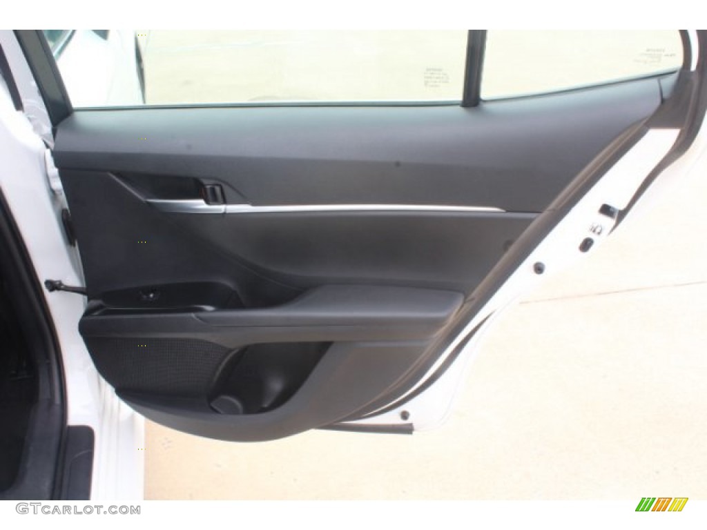 2018 Camry LE - Super White / Black photo #22