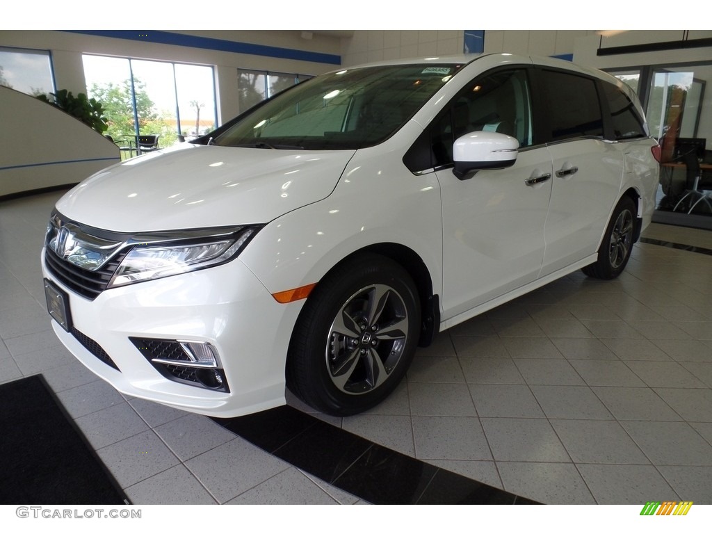 White Diamond Pearl Honda Odyssey