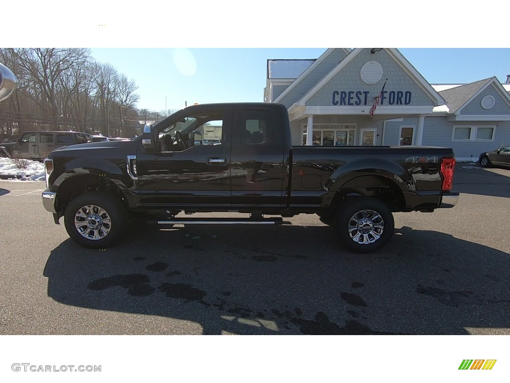 2019 F350 Super Duty XLT SuperCab 4x4 - Agate Black / Earth Gray photo #4